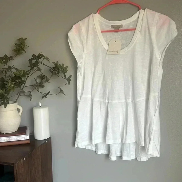 Wonderly Women’s Basic White Flowy Top - Picture 5 of 9